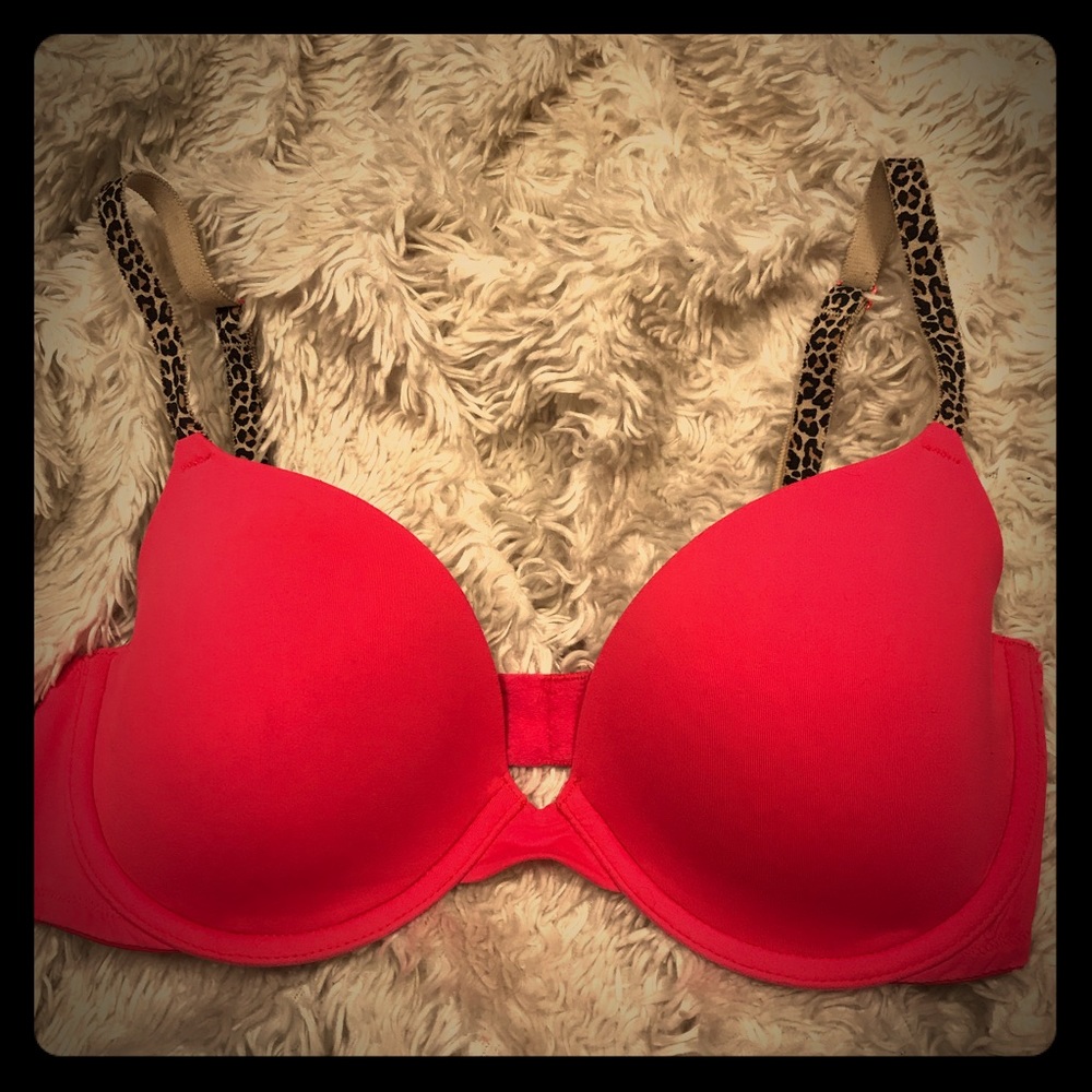 Victoria’s Secret PINK bra